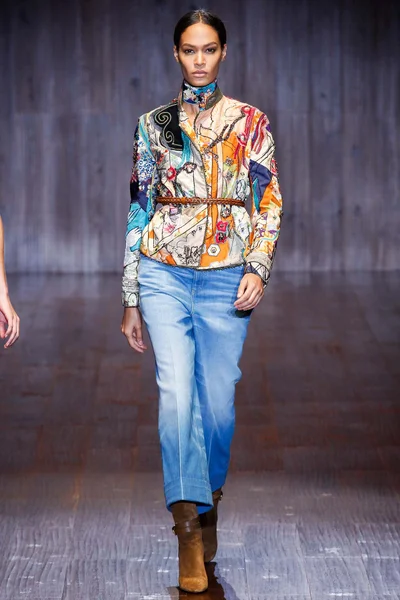 Look 19
